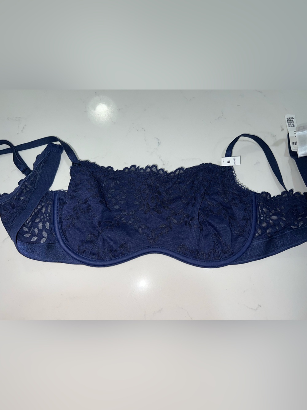 PINK Victoria's Secret Navy Lace Underwire Bra M